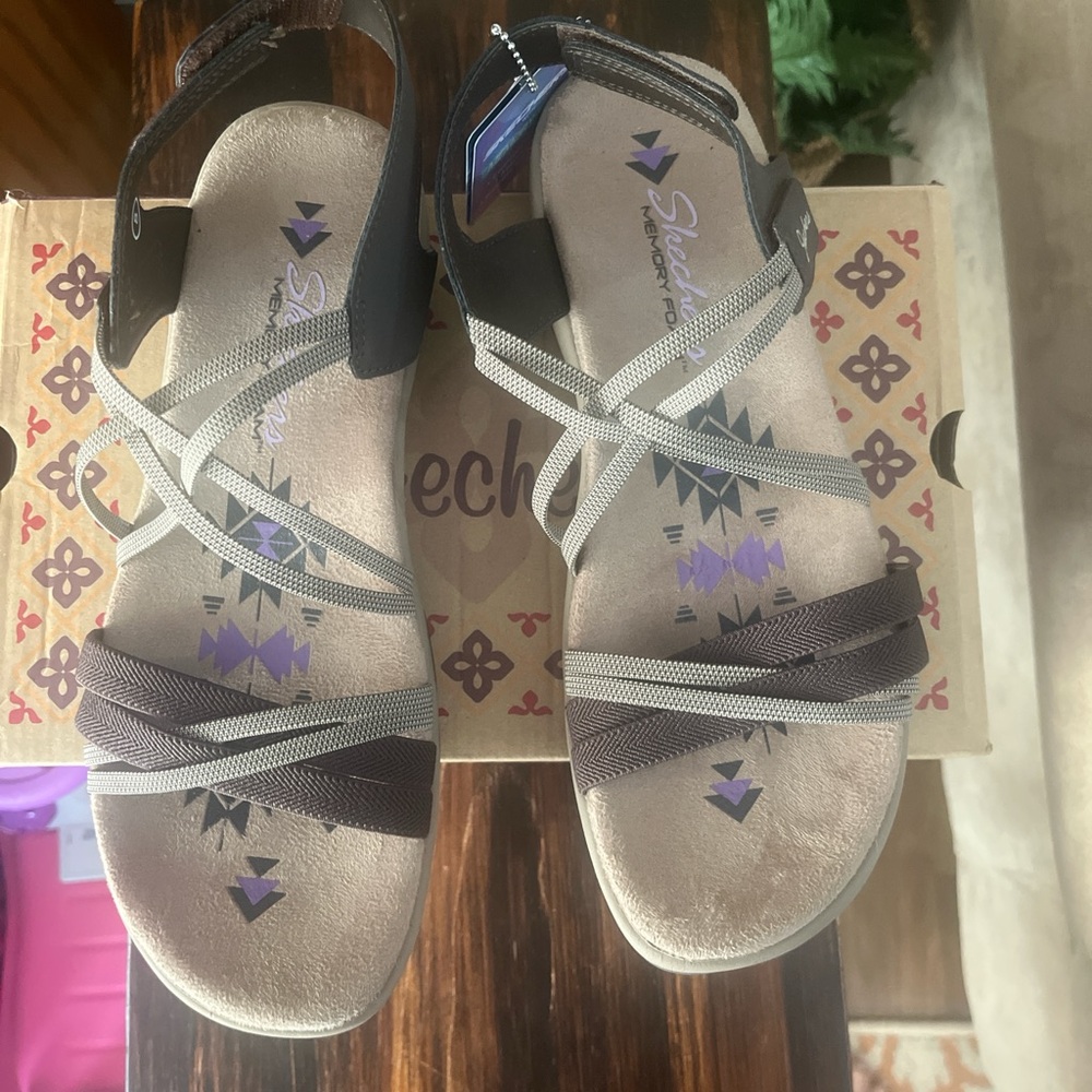 Women’s Sketchers sandals size 8